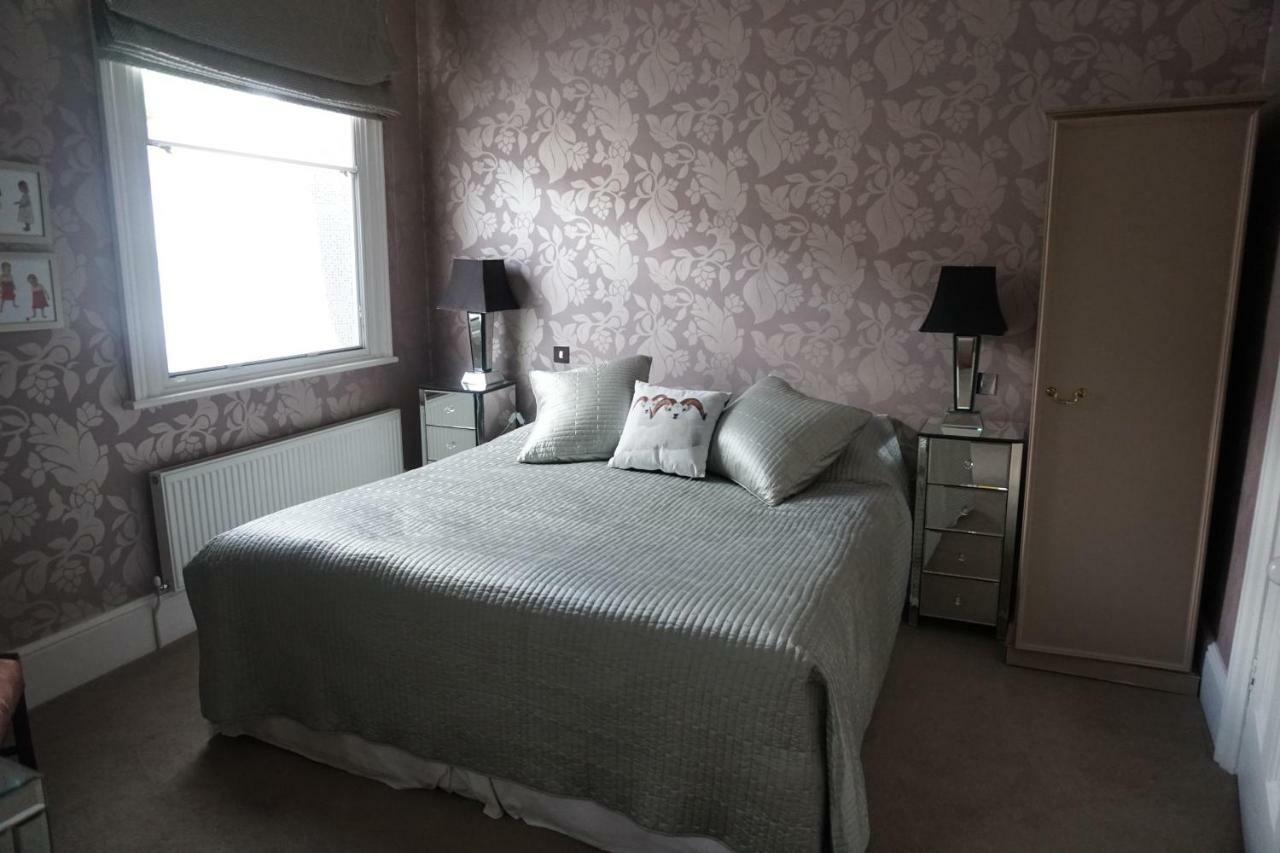 West Wing D'isney Place. 4*