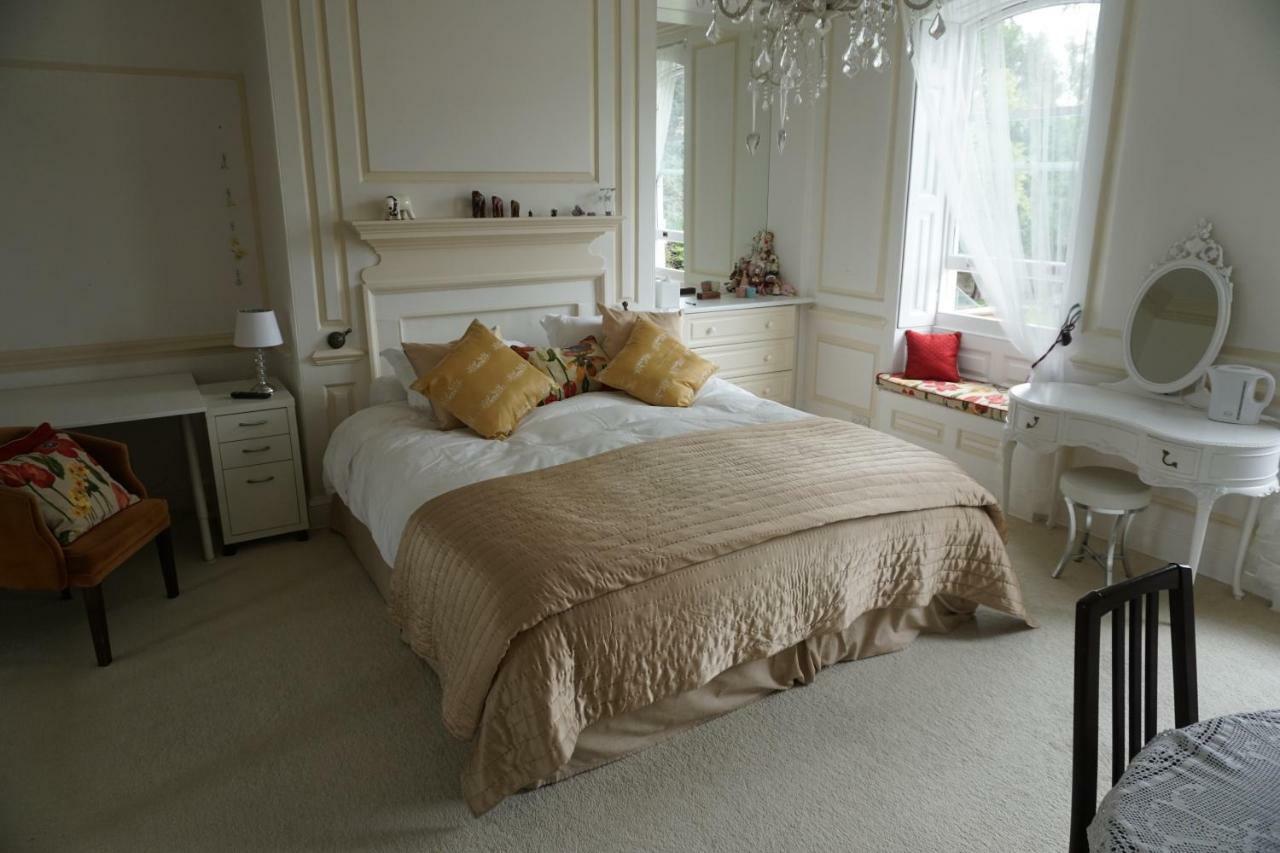 West Wing D'isney Place. 4*