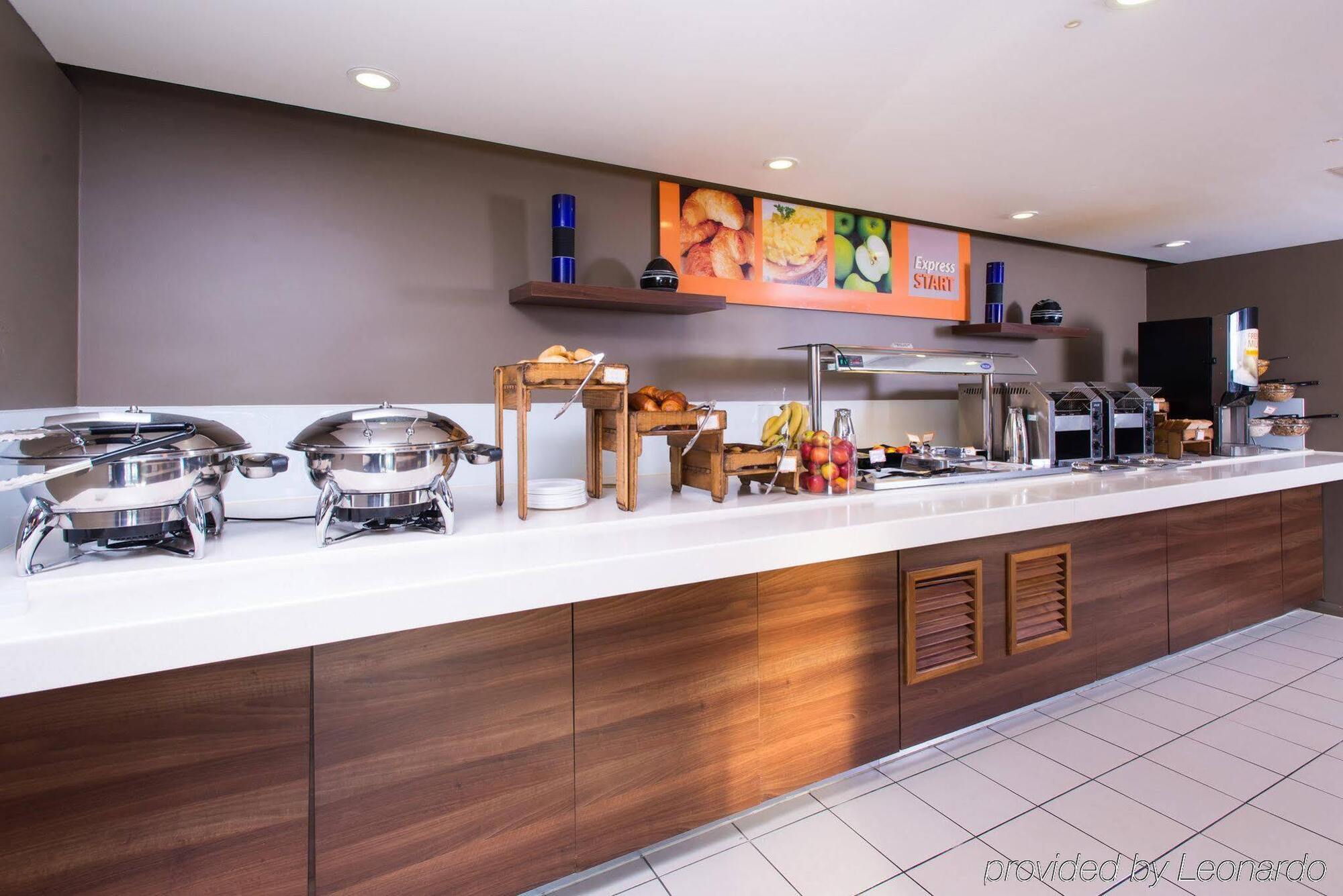 Hotel Express Centre By Ihg
