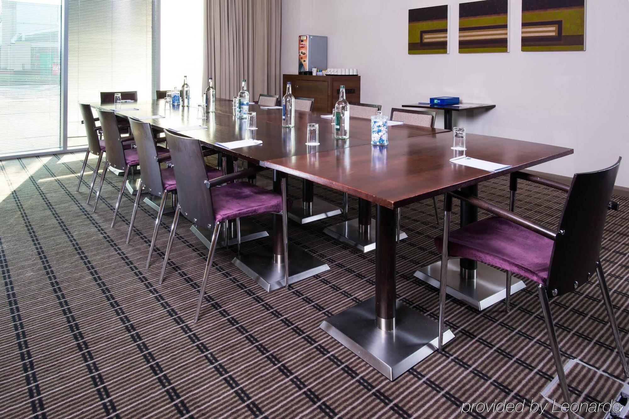 Hotel Express Centre By Ihg 3*