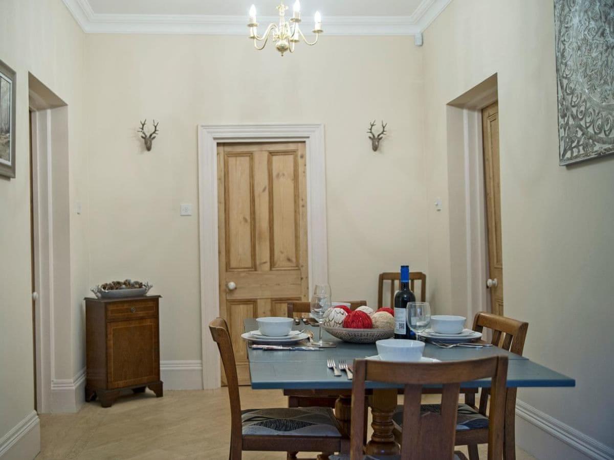 5 The Apartment *