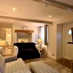 Pass The Keys Scampton Cottage