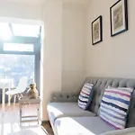 The Imp\'S Pad - Off Steep Hill - Private Parking