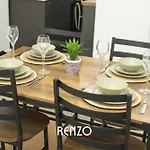 Cosy And Inviting 2-Bed Townhouse In Lincoln By Renzo, Free Wi-Fi, Ideal For Contractors