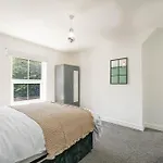 Charming 3-Bedroom Home In Historic Lincoln Ideal For Families