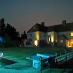 Hot Tub & Countrylife Cottage, Firepit For Groups