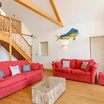 Dorado Lodge
