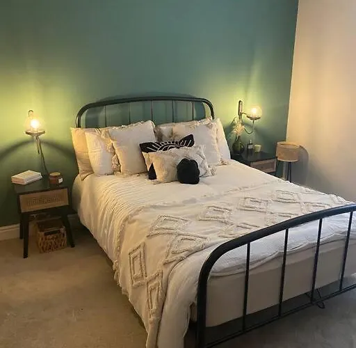 Homely 2-Bed Terrace With Log Burner