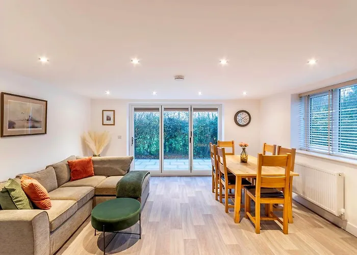 Newly Renovated Rural Cottage In North Scarle
