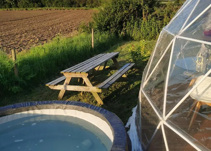 Dome With Hot Tub, Heated, Lincoln, Projector, Firepit