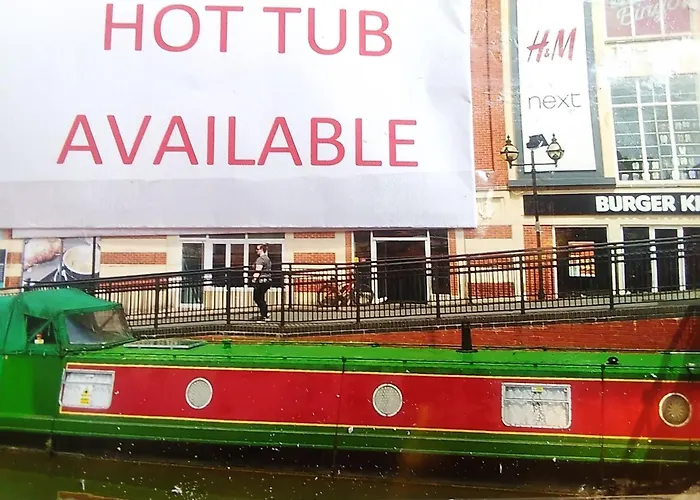 Rosie And Jim Retreat Lincoln Town Centre With A Hot Tub