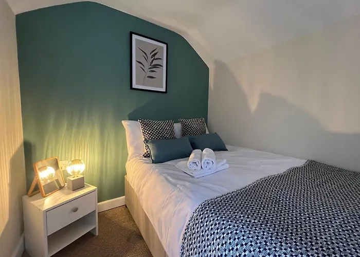 Cosy, Central Home