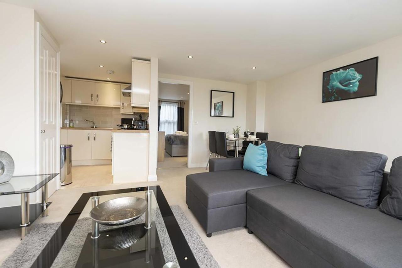 Alexandra Terrace By Payman Club *