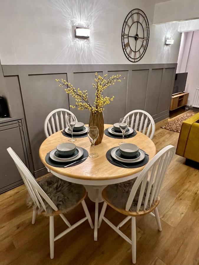 Stylish Uphill Townhouse * Lincoln