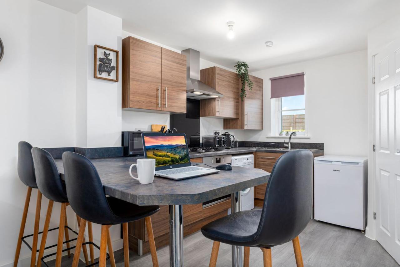 Guest house The Holt-Ideal For Contractors- Heartwarming 2 Bedrooms Apartment-Parking