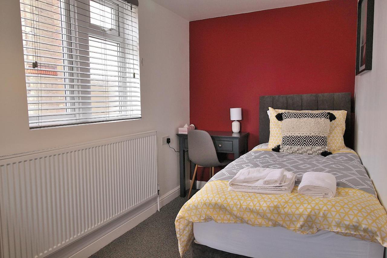 Hamilton Guest house *