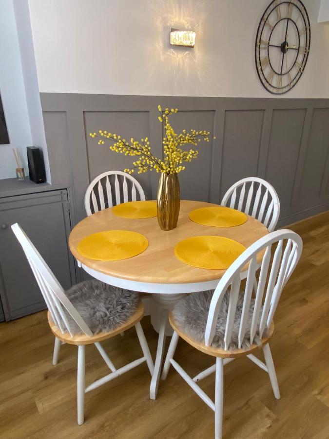Stylish Uphill Townhouse * Lincoln