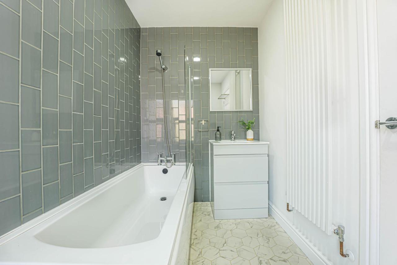 Charming 3-bedroom In Historic Ideal For Families *