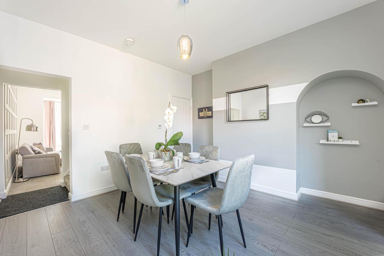 Casa de férias Charming 3-bedroom In Historic Ideal For Families *