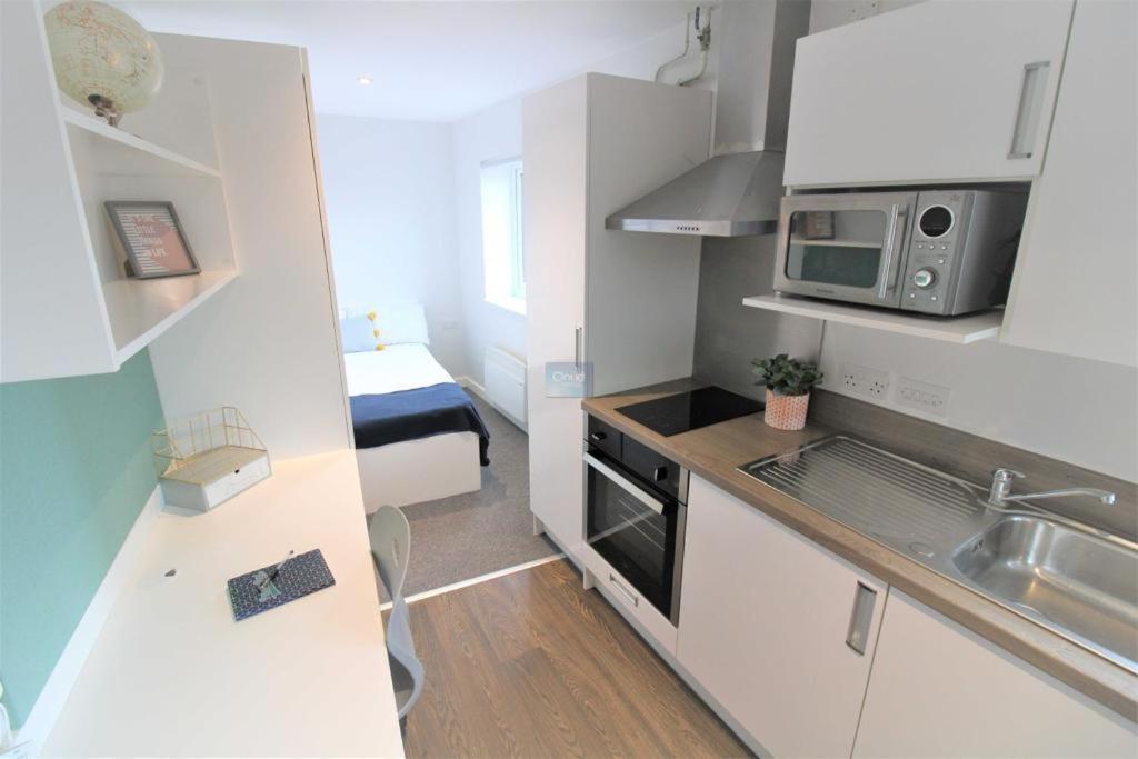Pass The Keys Centrally Located Flat