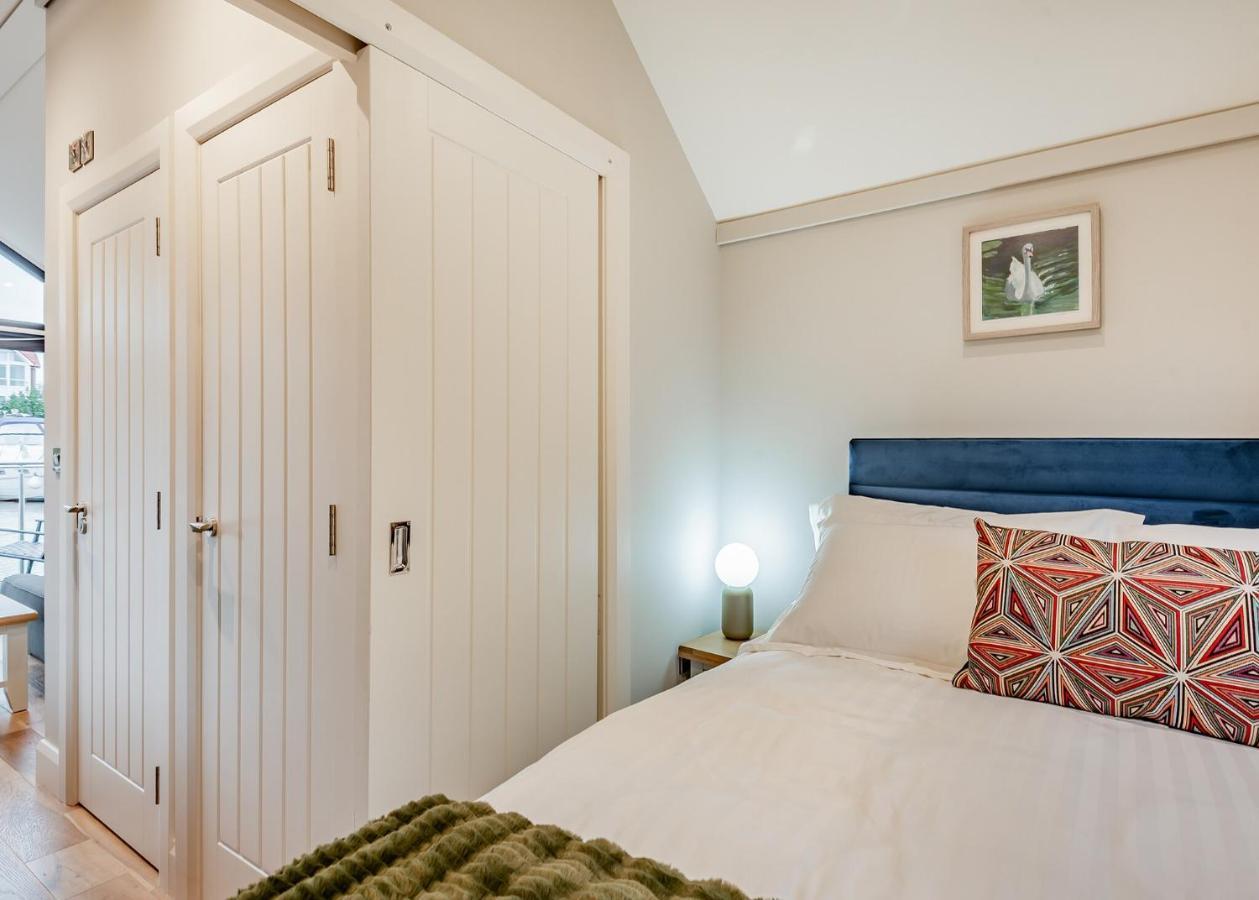 Burton Waters Marina Holiday park *