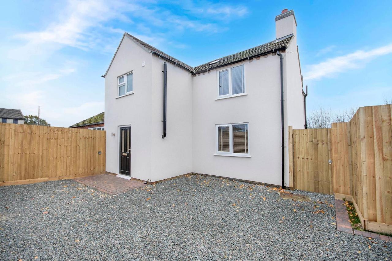 Newly Renovated Rural In North Scarle * Lincoln