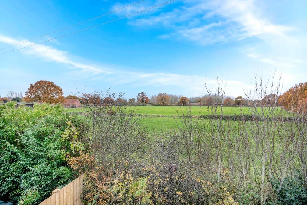 Newly Renovated Rural In North Scarle * Lincoln