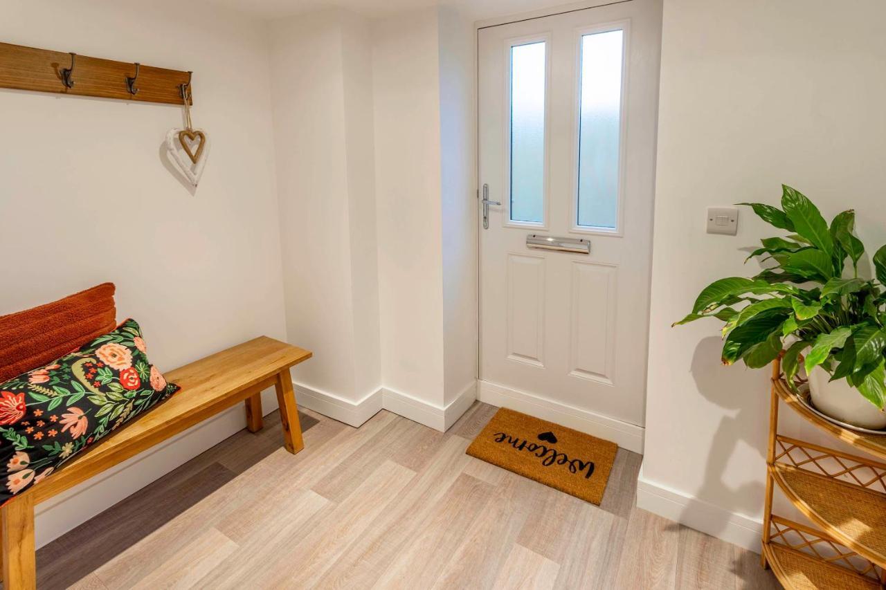 Newly Renovated Rural In North Scarle *
