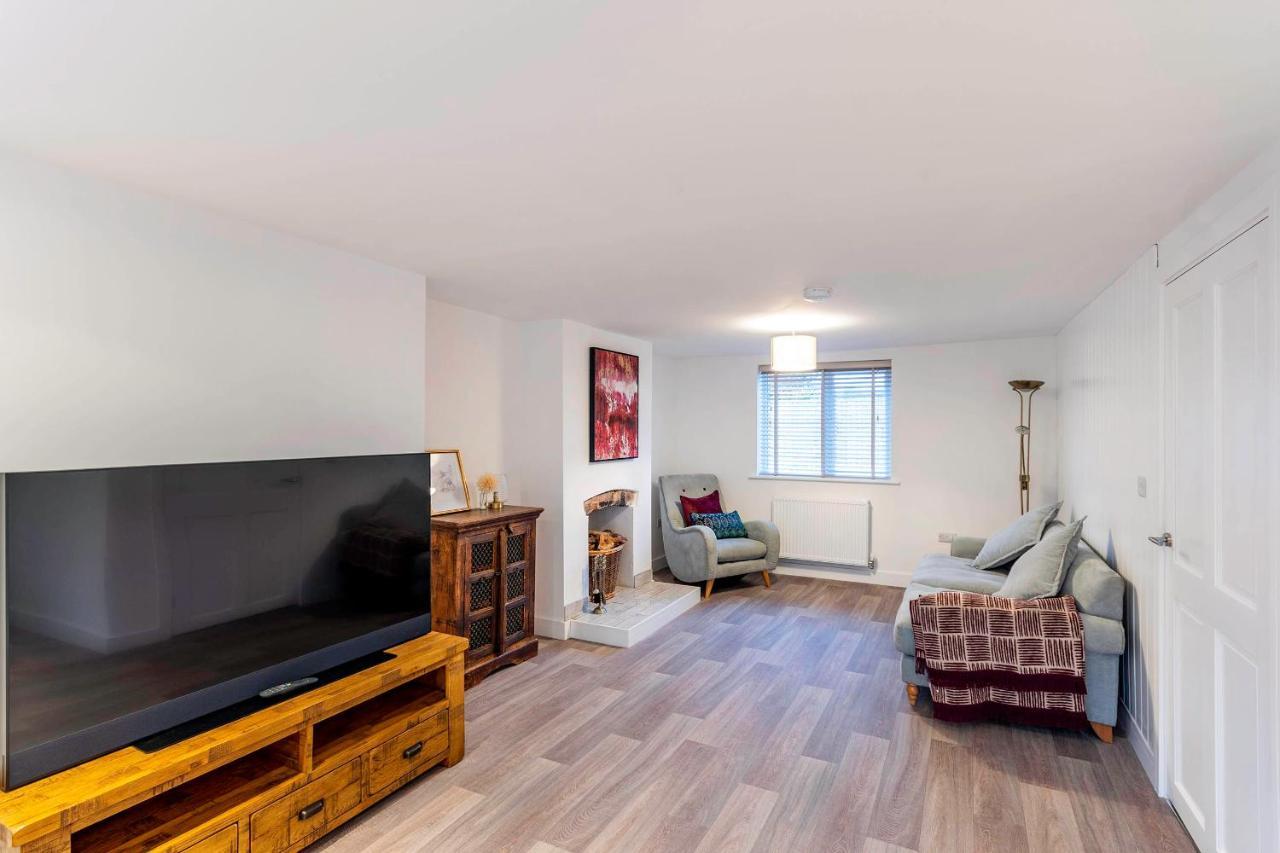 Newly Renovated Rural In North Scarle * Lincoln