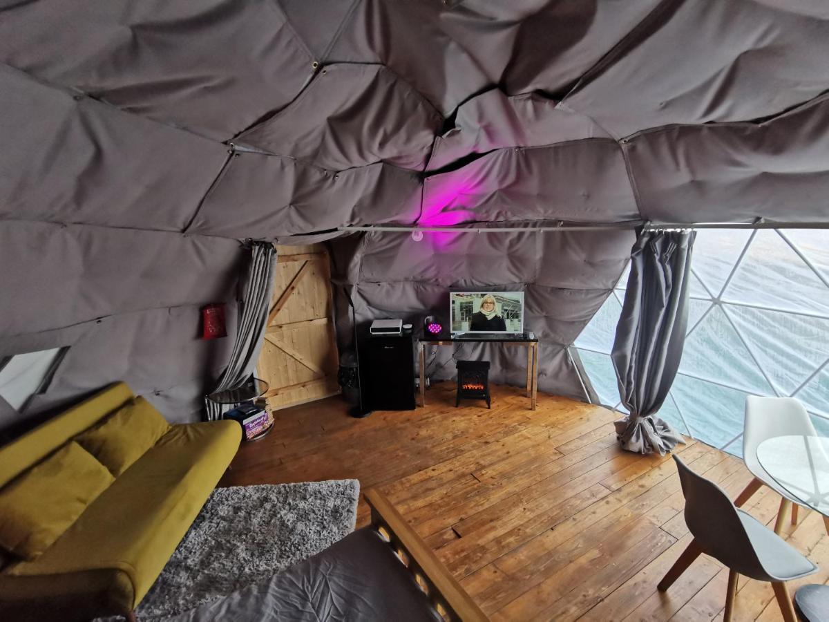 Dome With Hot Tub, Heated, Lincoln, Projector, Firepit Apartment *