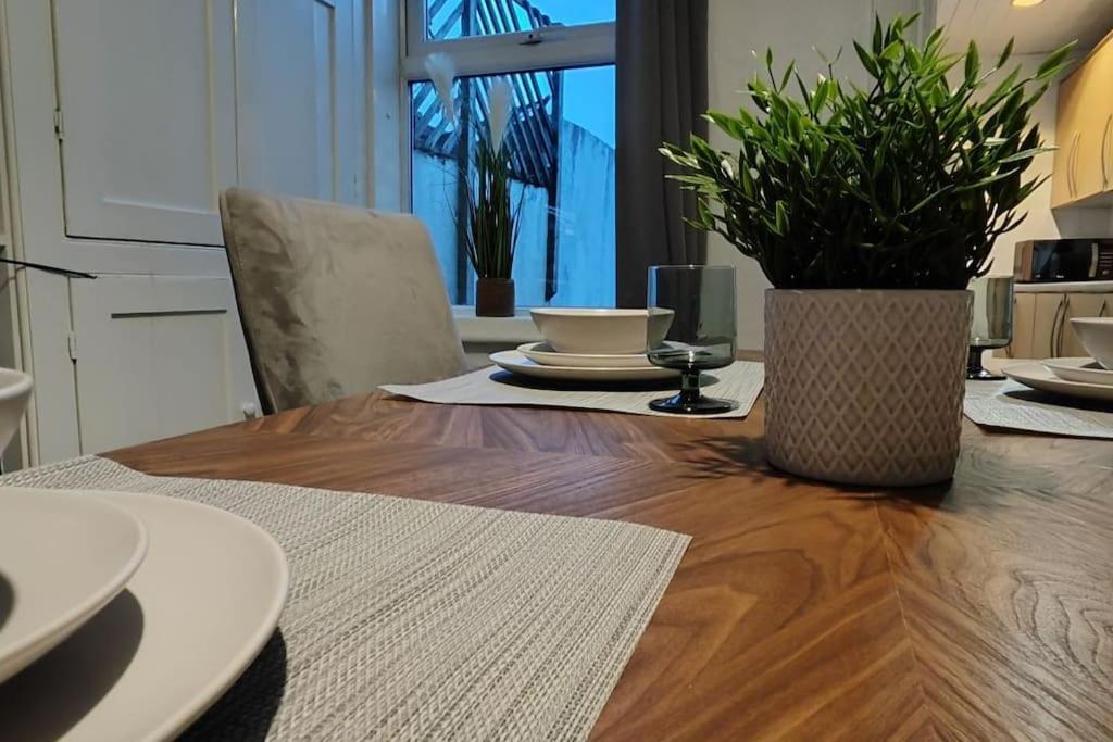 2 Bedroom In * Lincoln