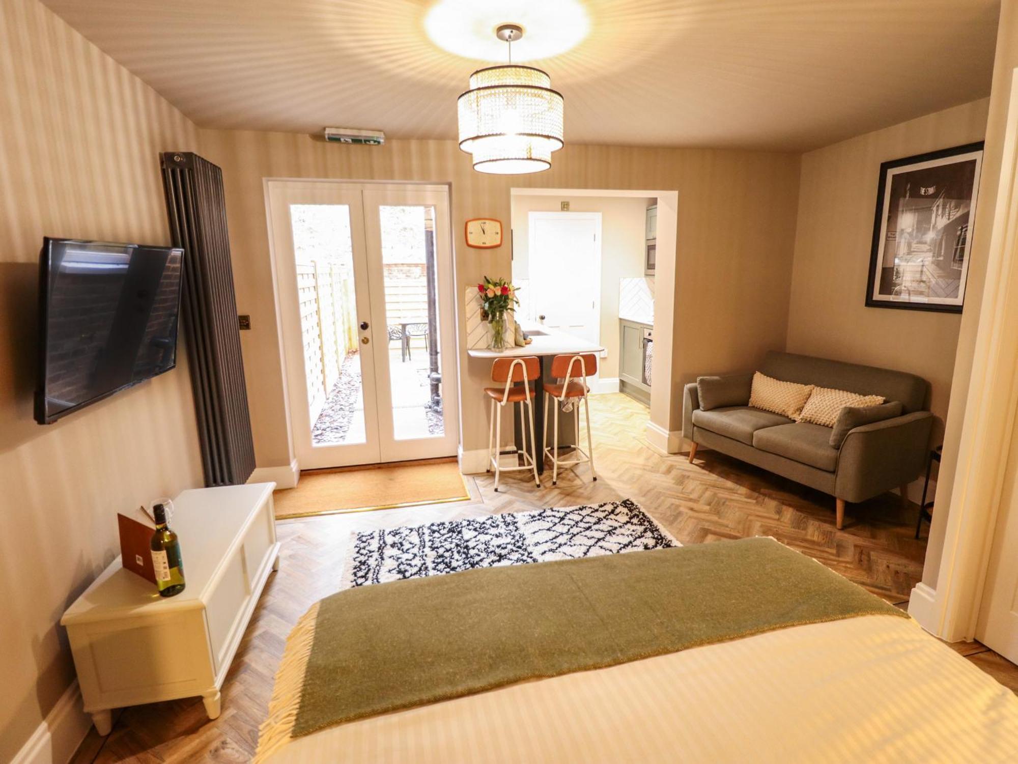 17 Union Road Basement Apartment Lincoln