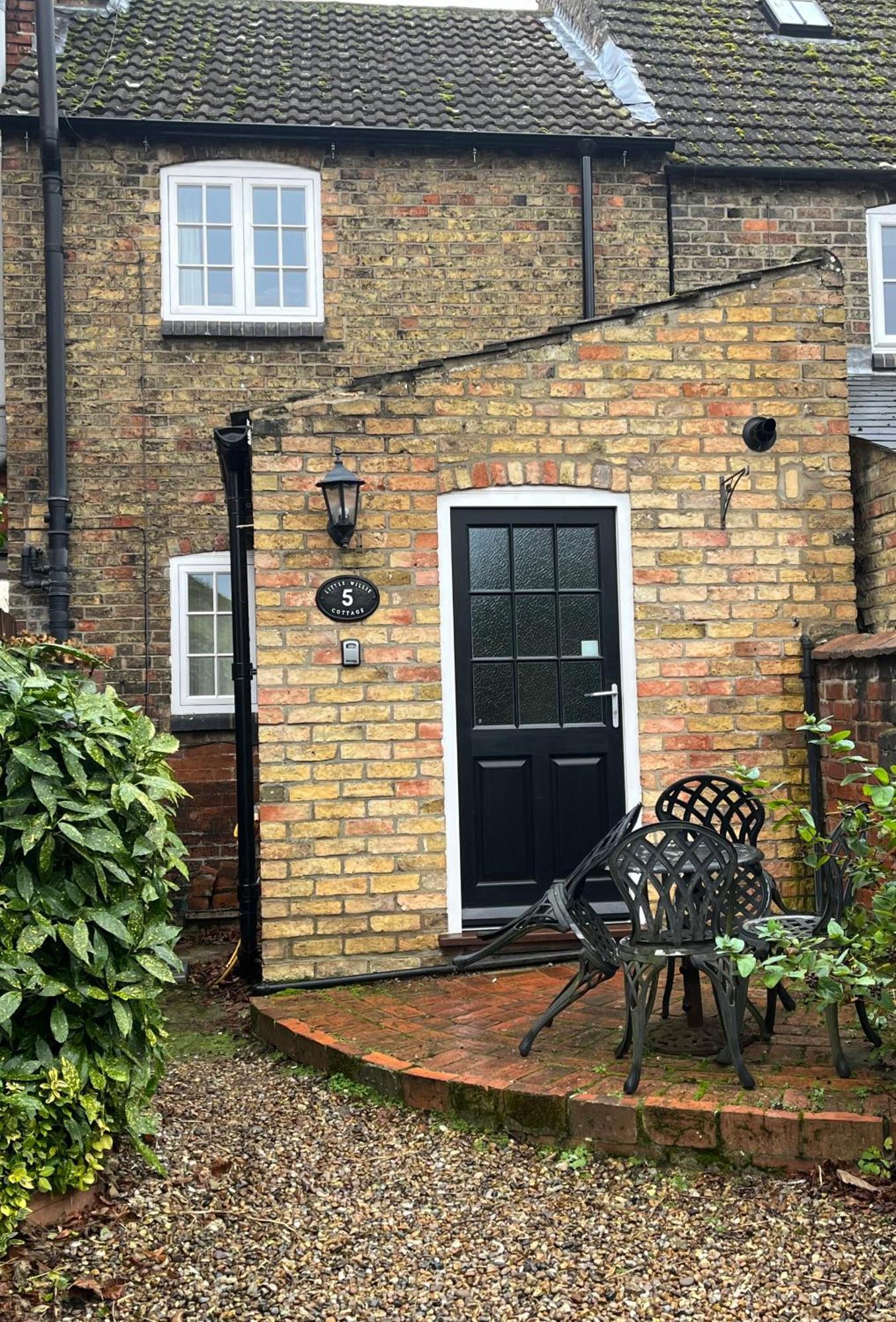 5 Union Road * Lincoln