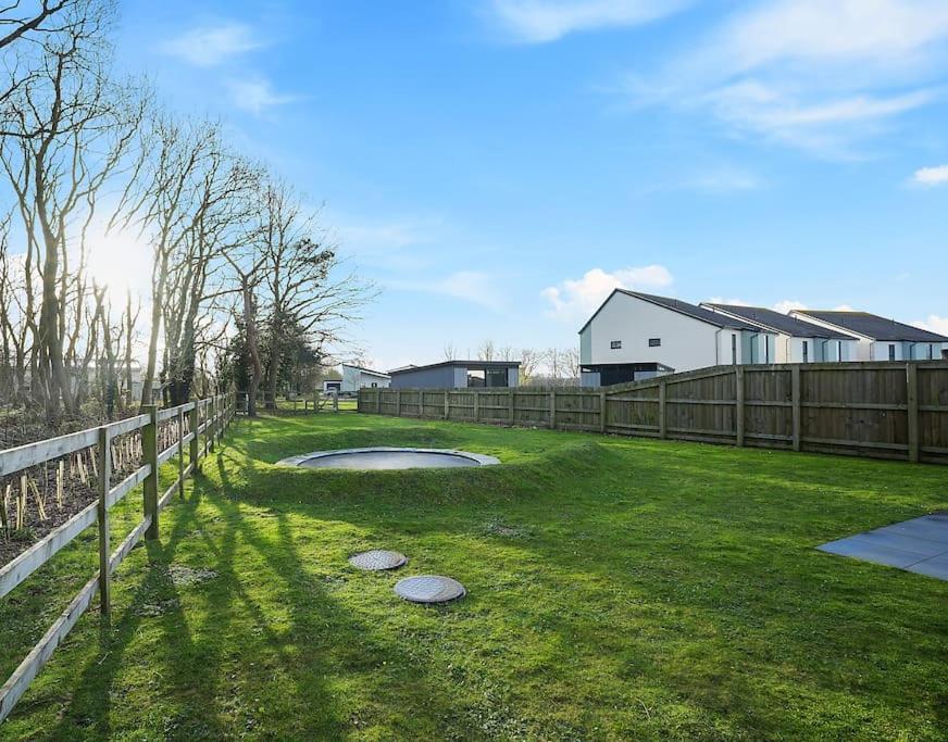 Spacious 4 Bed With Gym And Tennis Court Casa de férias Lincoln