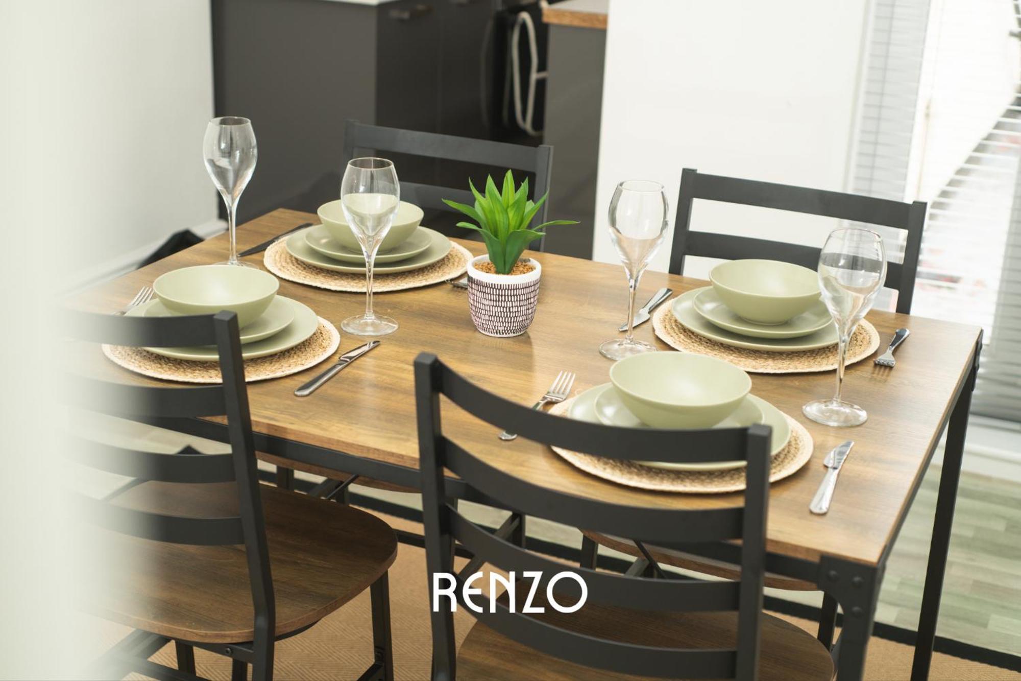 Cosy And Inviting 2-bed Townhouse In By Renzo, Free Wi-fi, Ideal For Contractors Lincoln