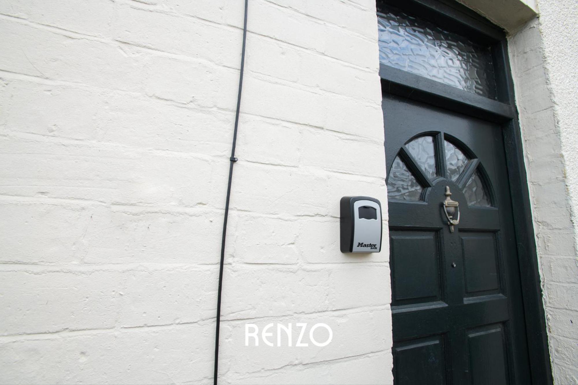 Cosy And Inviting 2-bed Townhouse In By Renzo, Free Wi-fi, Ideal For Contractors Lincoln