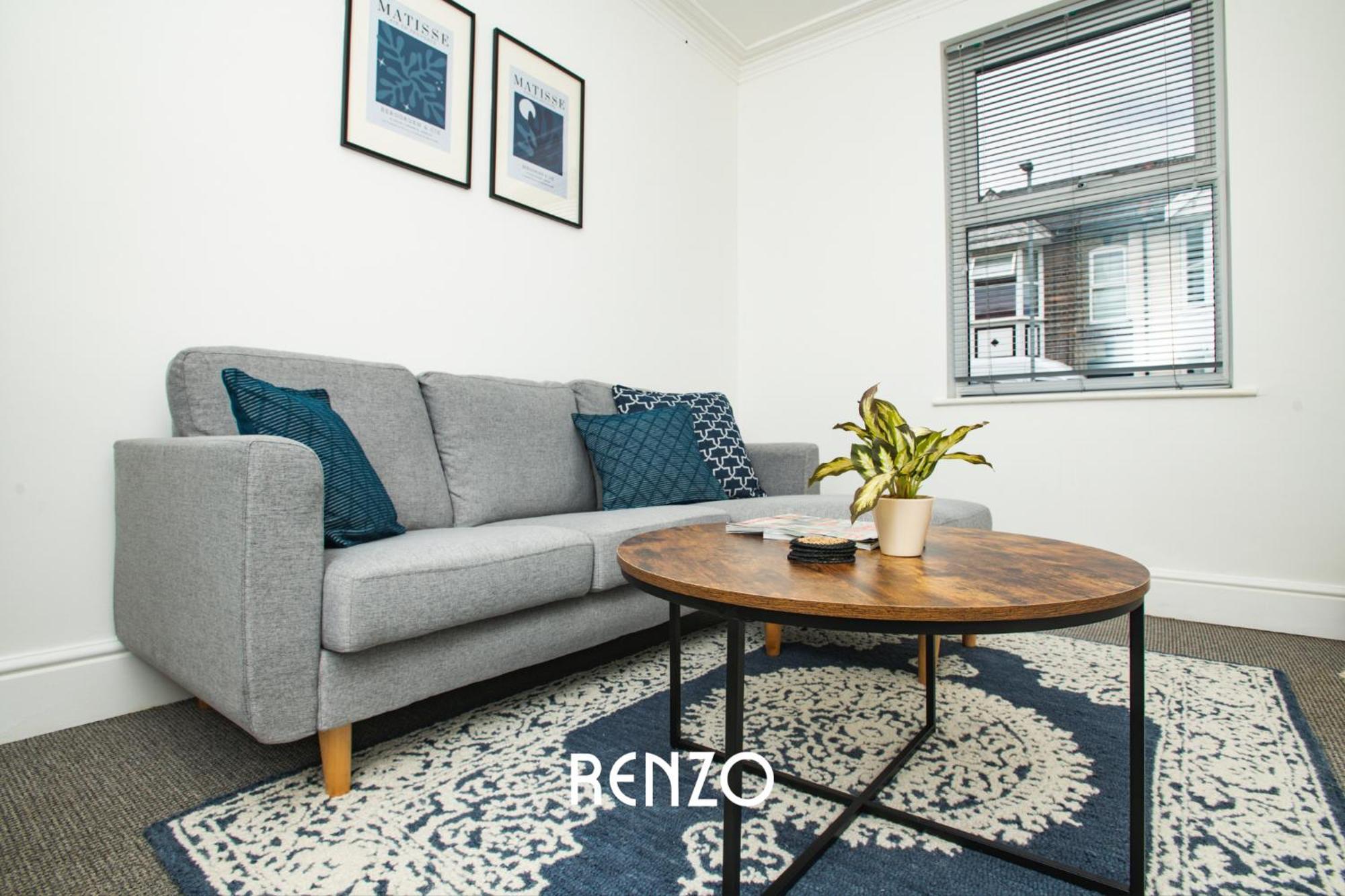 Cosy And Inviting 2-bed Townhouse In By Renzo, Free Wi-fi, Ideal For Contractors Lincoln