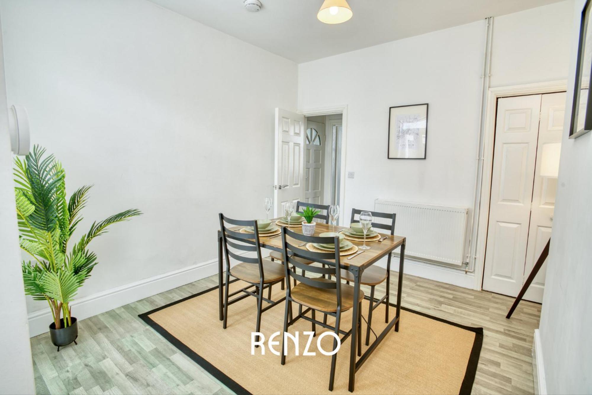 Apartamento Cosy And Inviting 2-bed Townhouse In By Renzo, Free Wi-fi, Ideal For Contractors