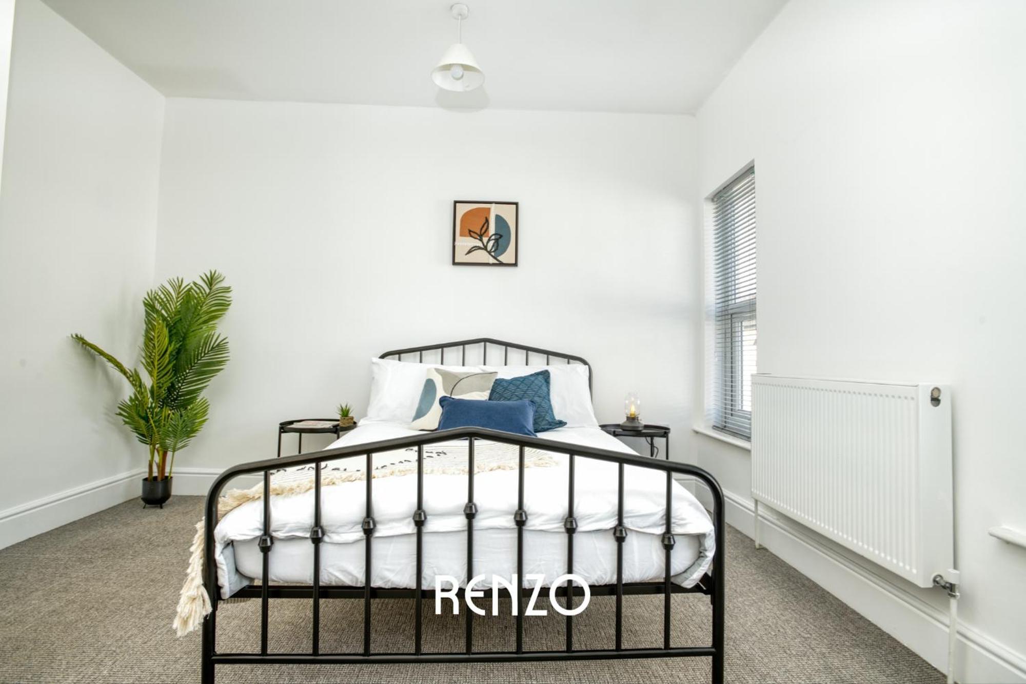 Apartamento Cosy And Inviting 2-bed Townhouse In By Renzo, Free Wi-fi, Ideal For Contractors *
