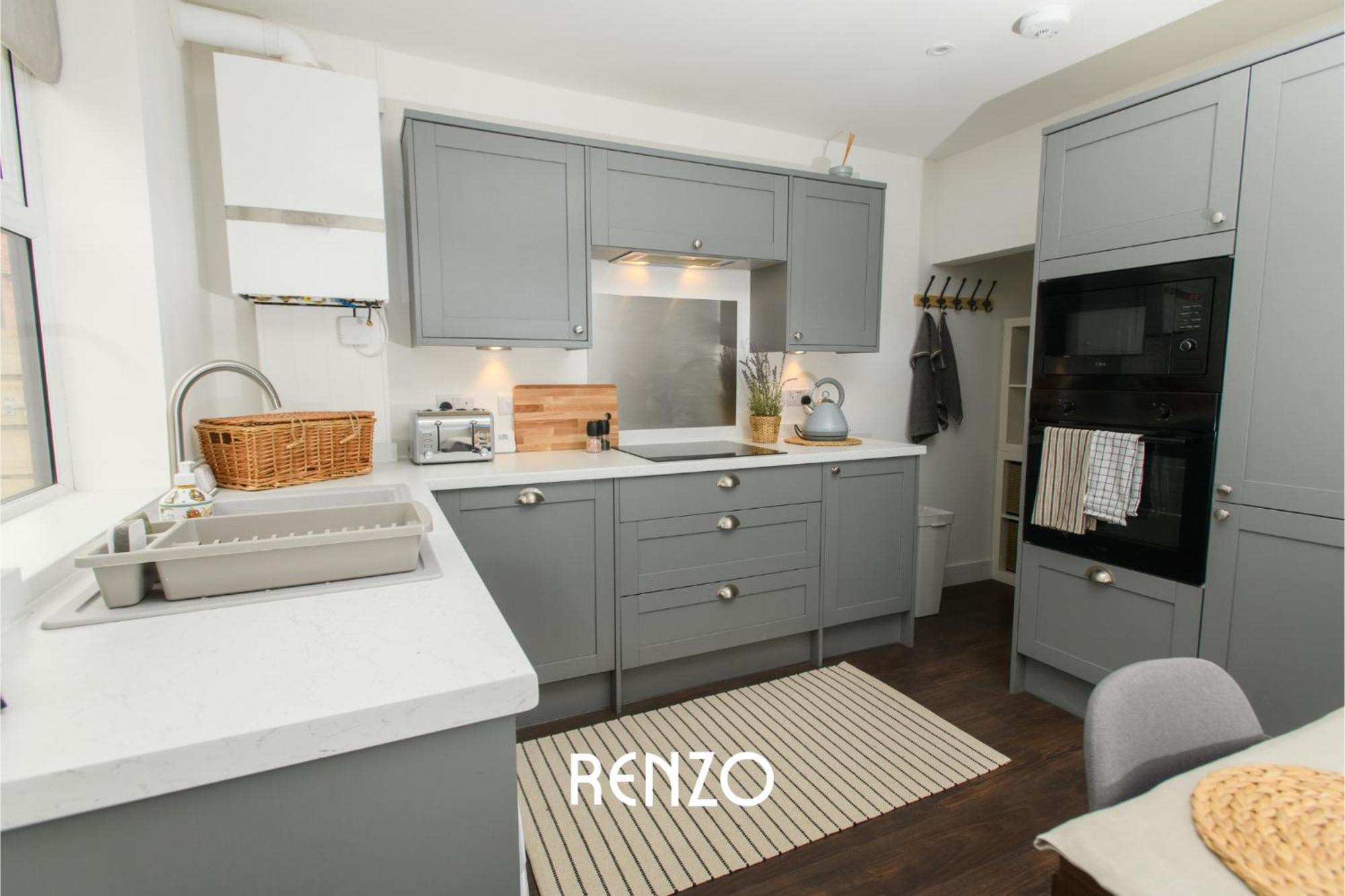 Holiday home Inviting 2 Bedroom In By Renzo, Close To Cathedral!