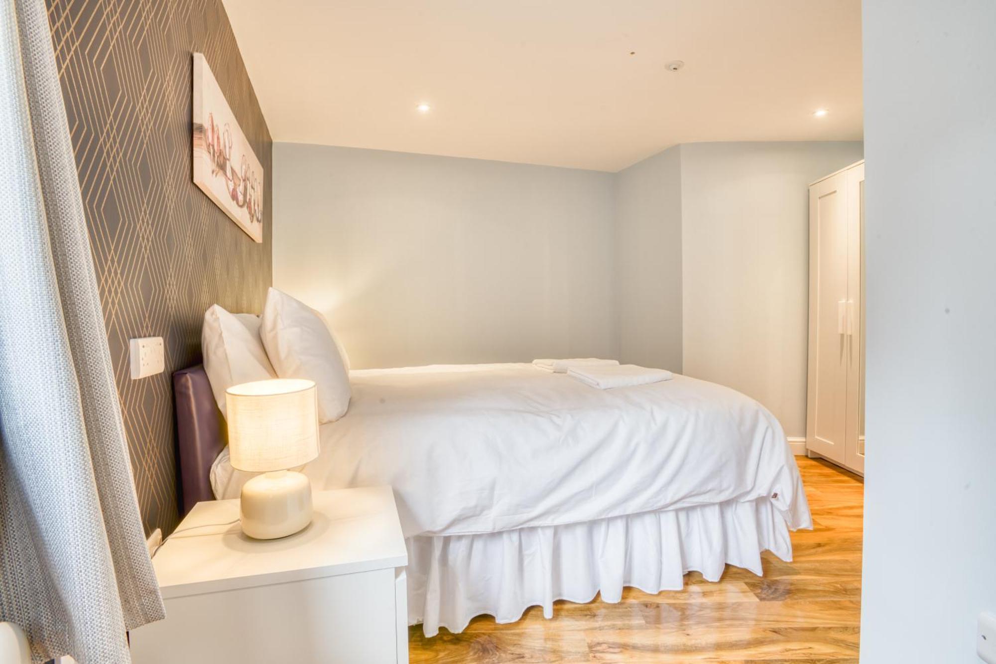 2- 2 Bed * Lincoln