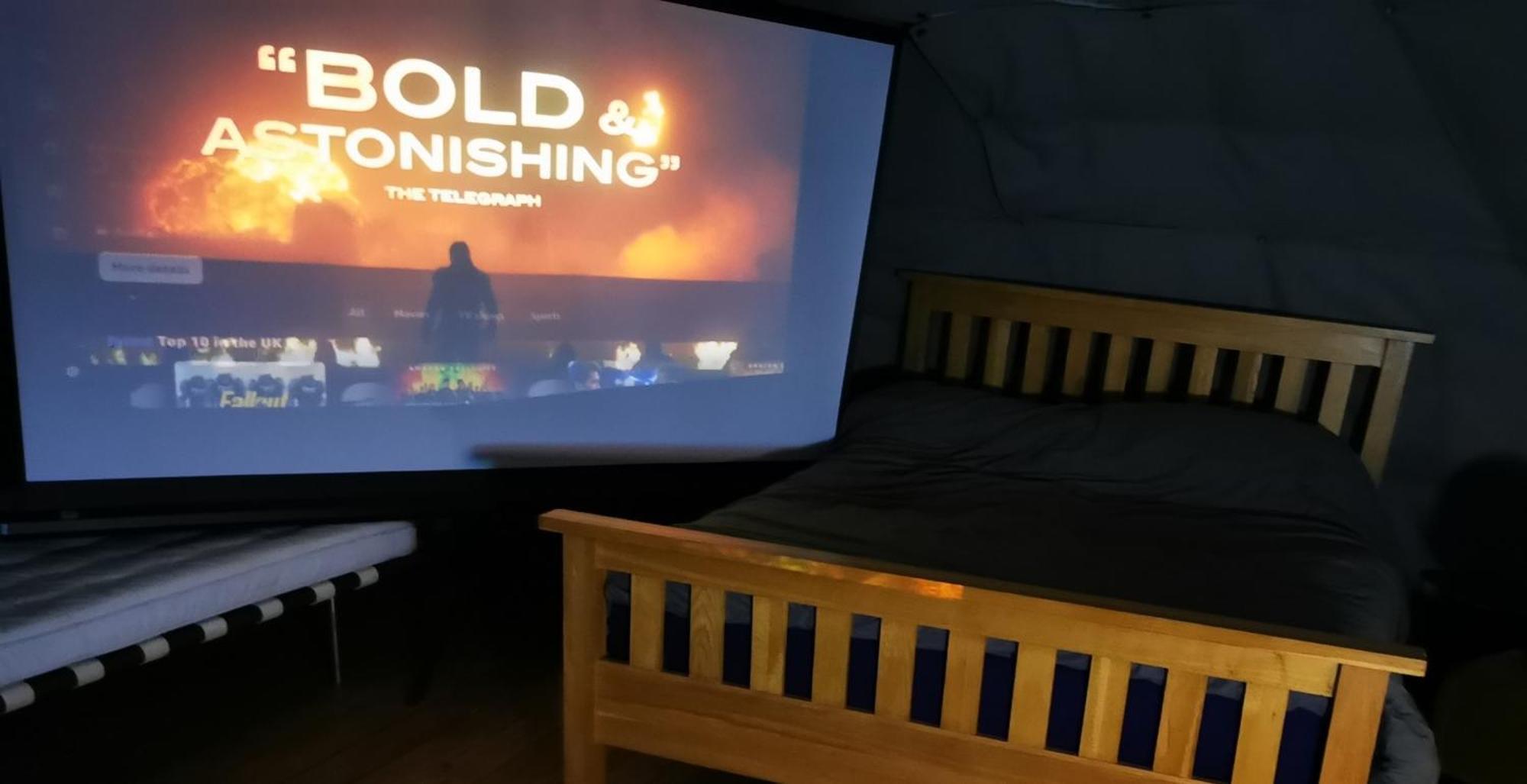 Dome With Hot Tub, Heated, Lincoln, Projector, Firepit Apartment