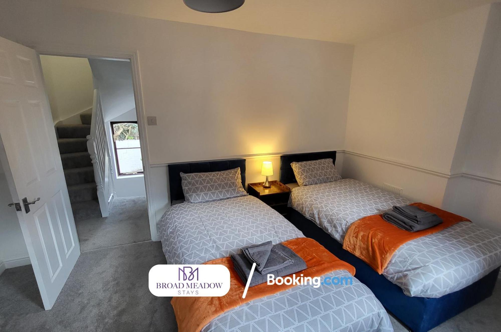 Holiday home Broad Meadow Stays: 3-bed House With Parking In *