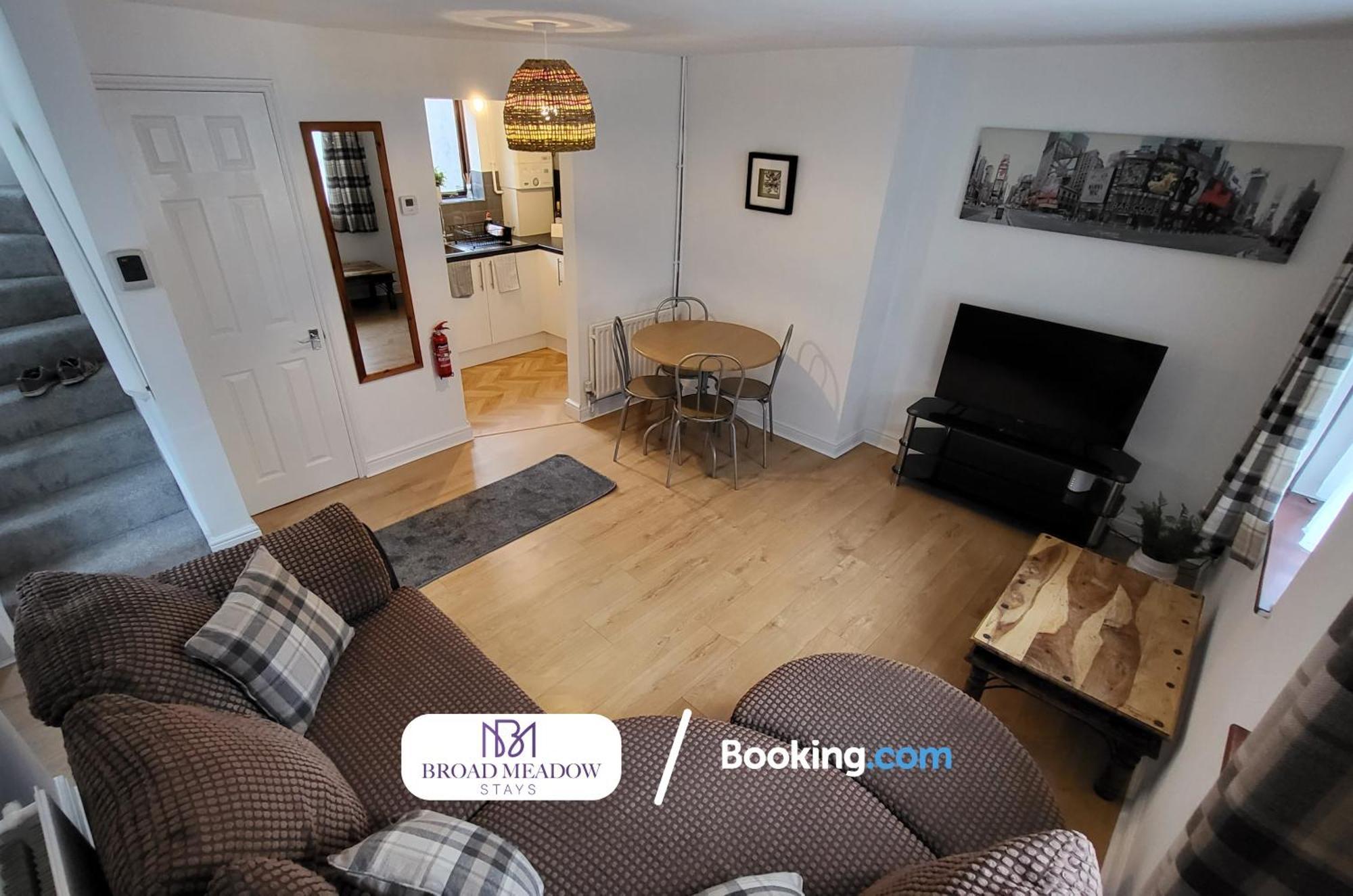 Broad Meadow Stays: 3-bed House With Parking In Holiday home Lincoln