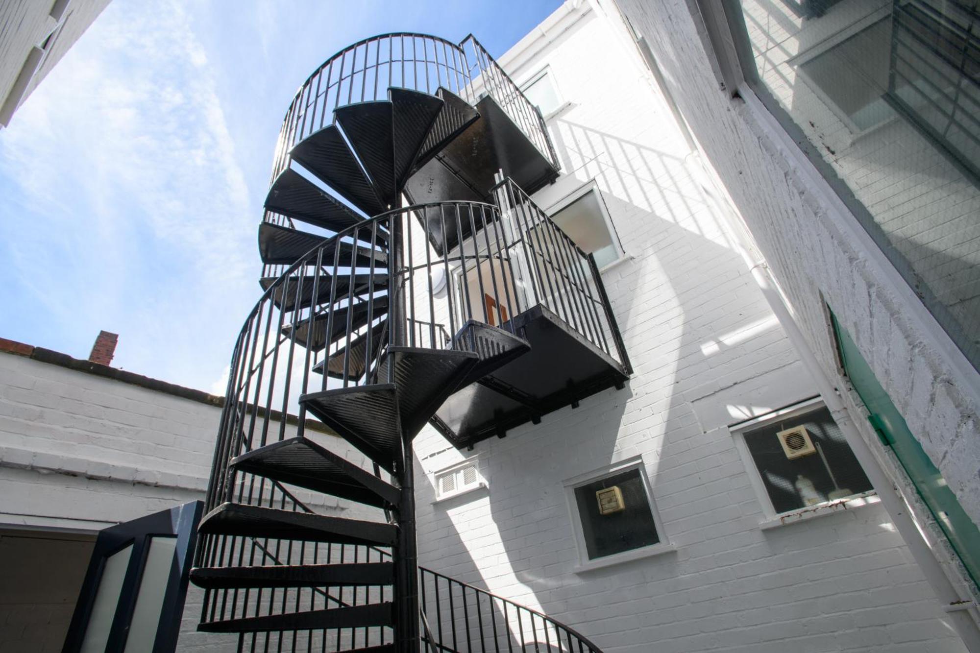Superb Center 2 Bed Free Wifi Aparthotel *