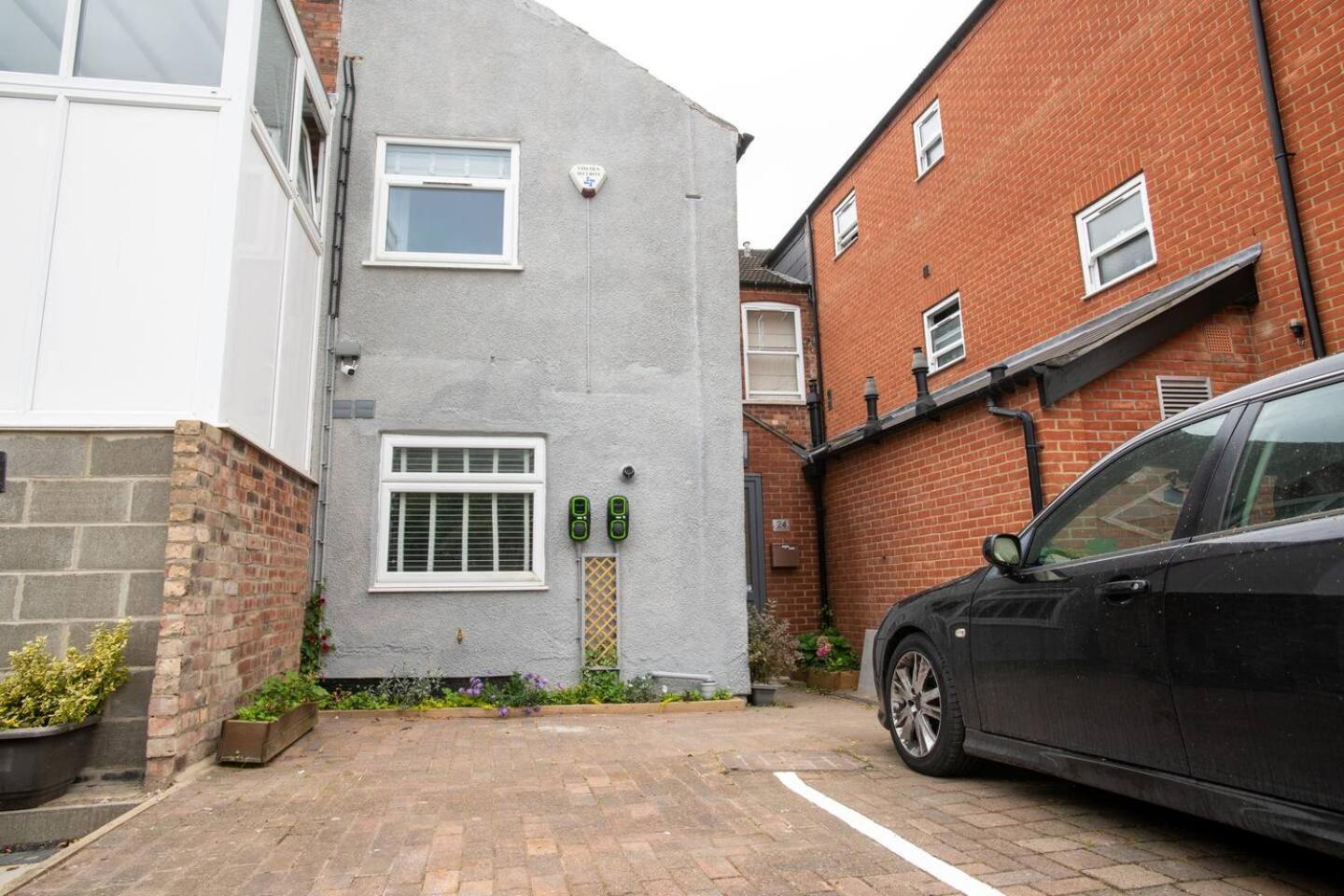 Pet Friendly Flat By The Castle Pass The Keys