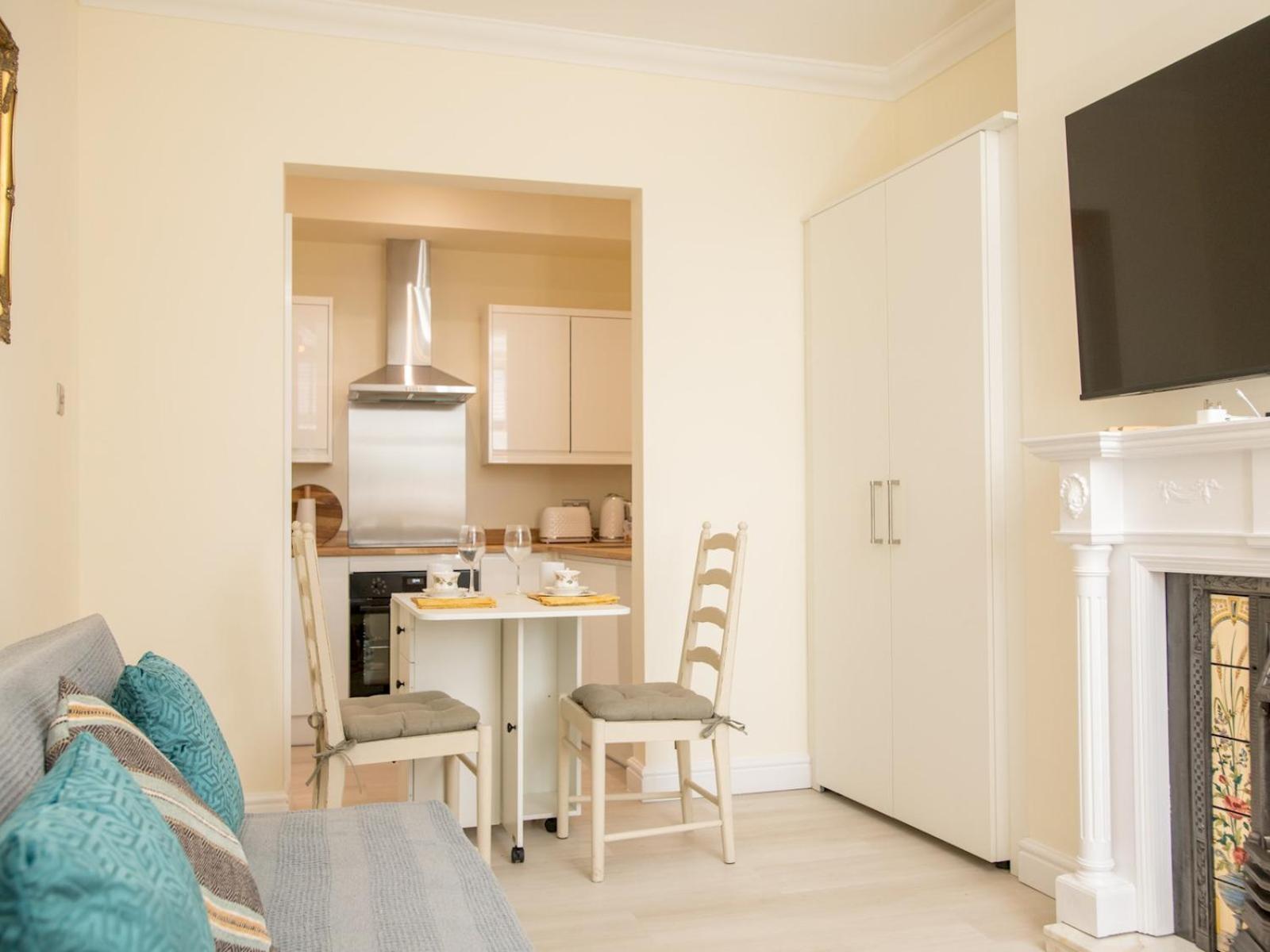 Pet Friendly Flat By The Castle Pass The Keys Apartment