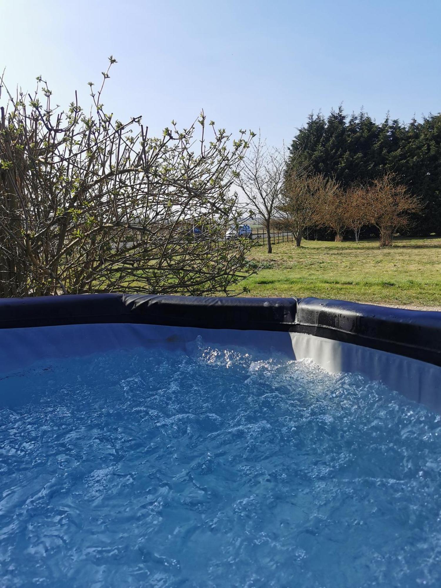 Hot Tub & Countrylife Cottage, Firepit For Groups * Lincoln
