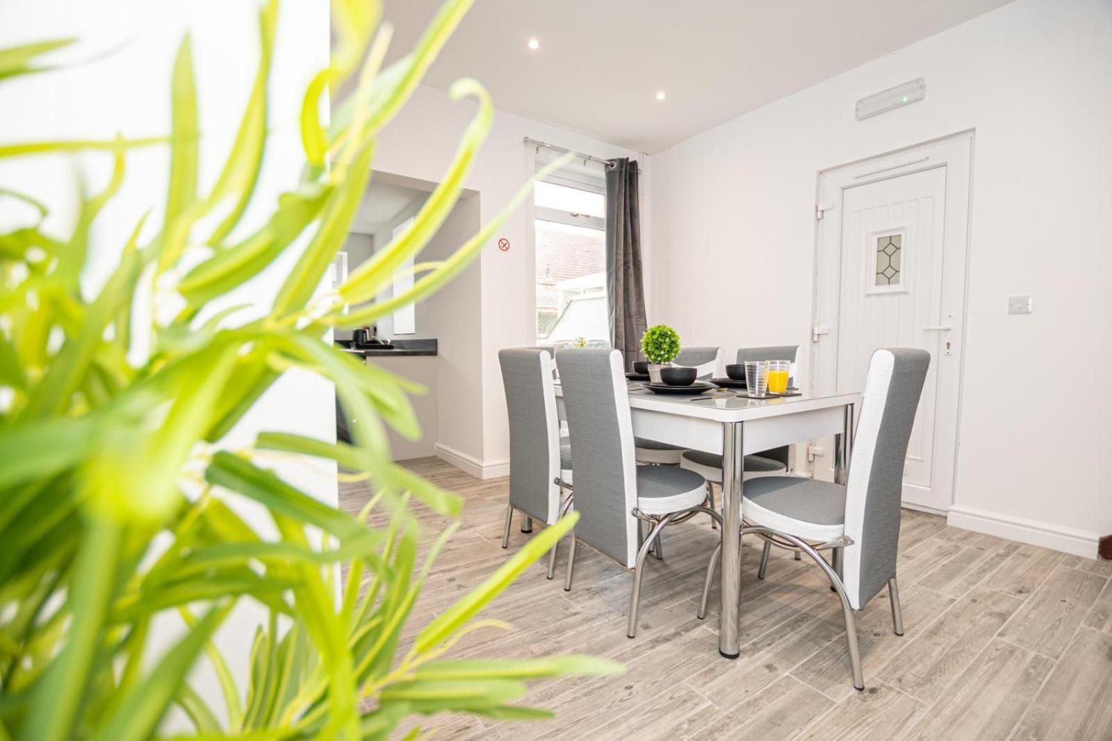 Bright Key - The At Street Holiday home *