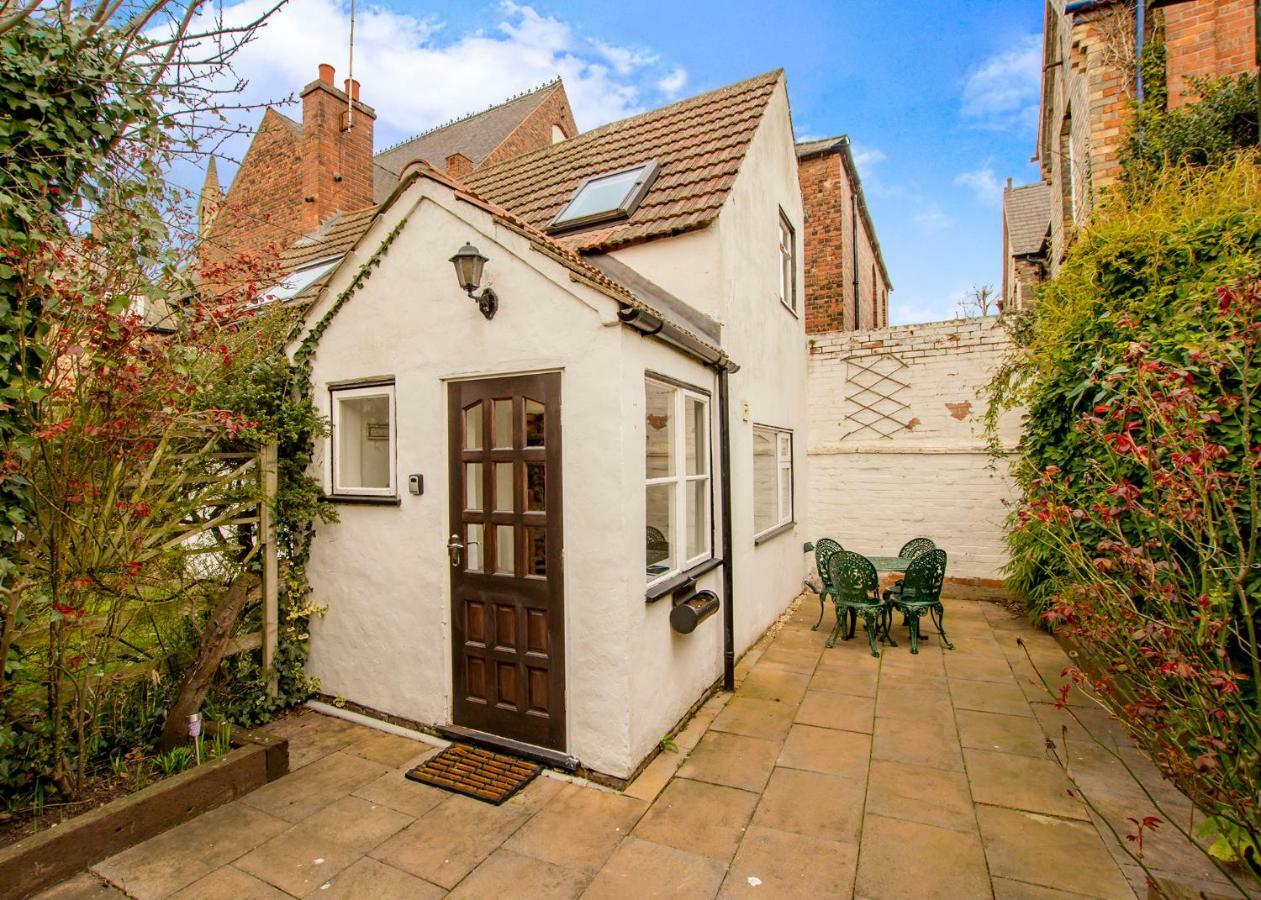 Apartment 60 And A Half Bailgate